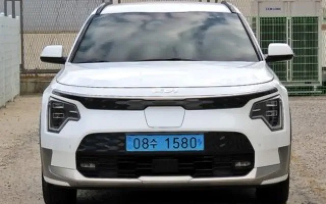 수원수입중고차판매 디 올 뉴 니로 EV 어스 매물 사진 5 - 2023/03 68,873km